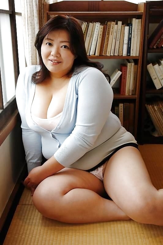 Chubby asian busty nude xxx pic