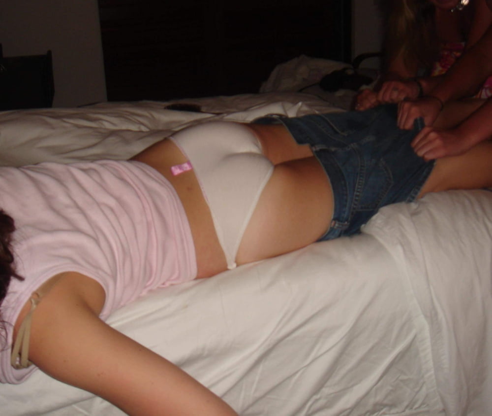 моя сестра спит голая видео фото 99