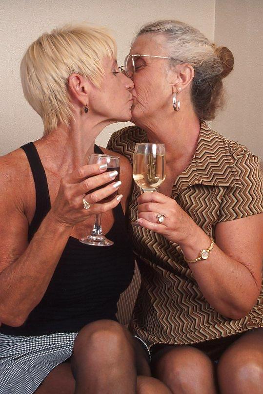 Older mature lesbians licking and kissing