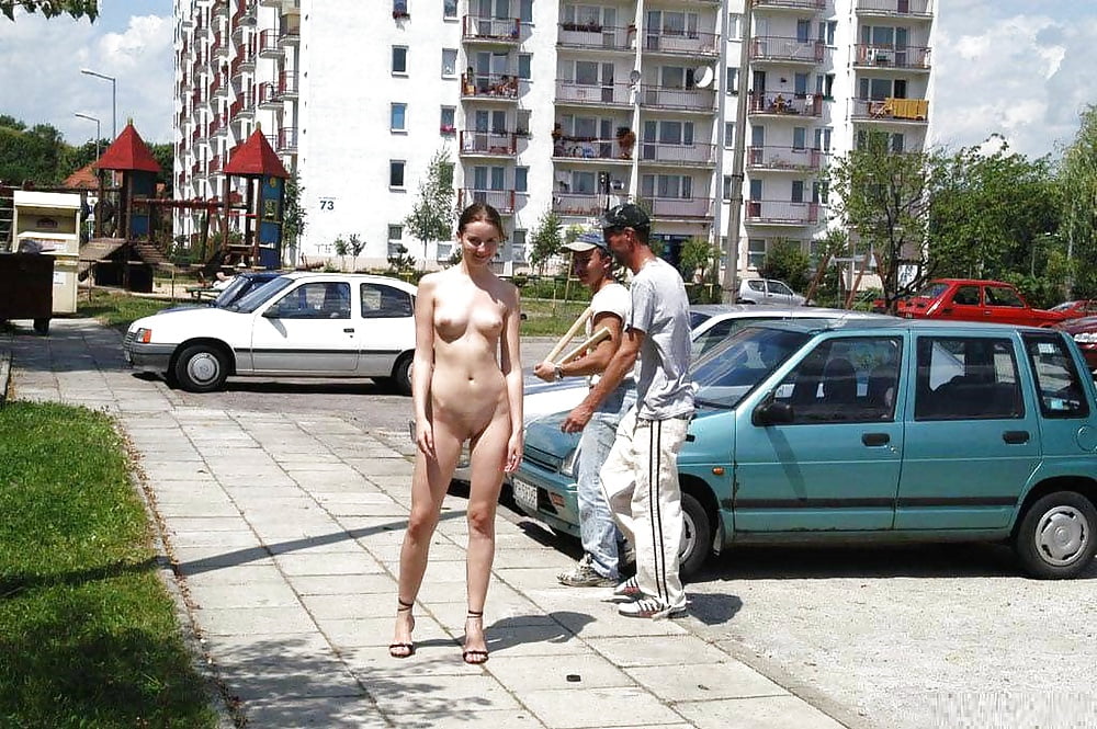 Секс Голые На Улице Русское