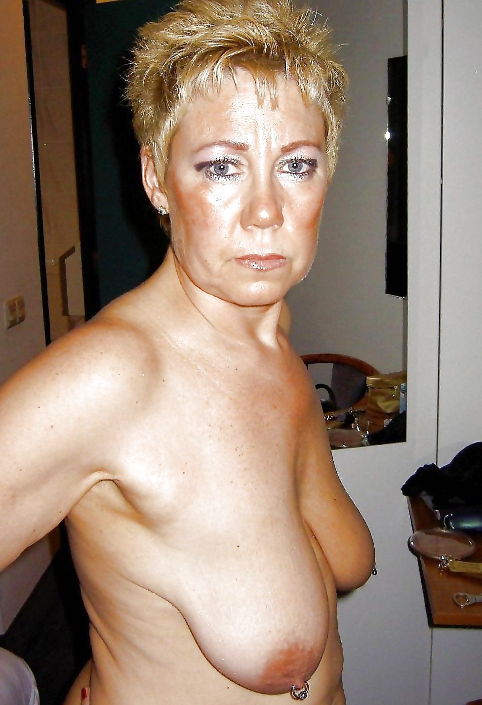 Older Women Saggy Tits Naked Girls And Their Pussies