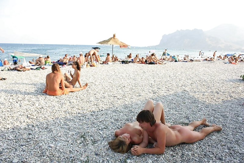 Секс На Пляже В Сочи Видео