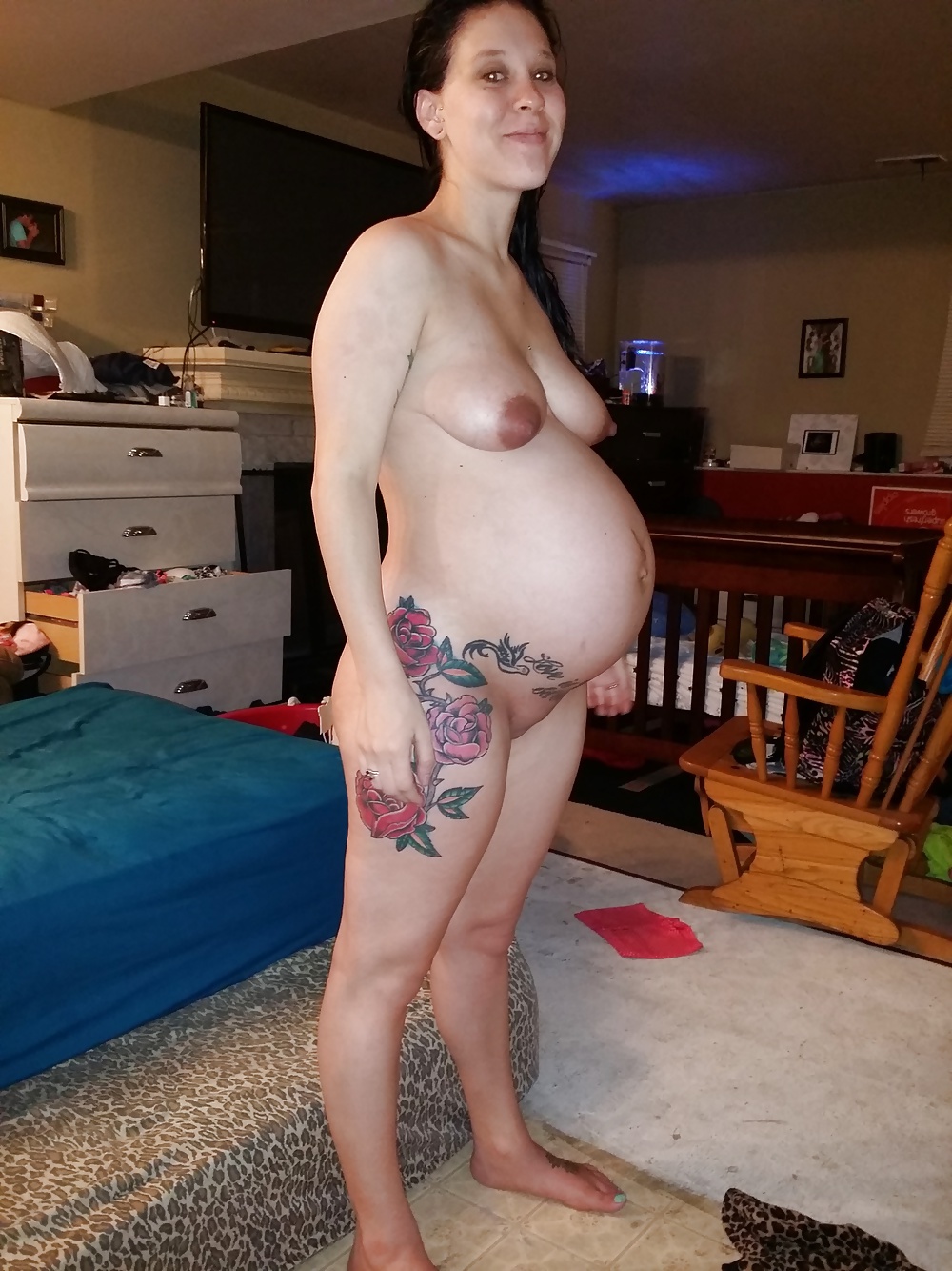 Pic of nude pregnant young wives