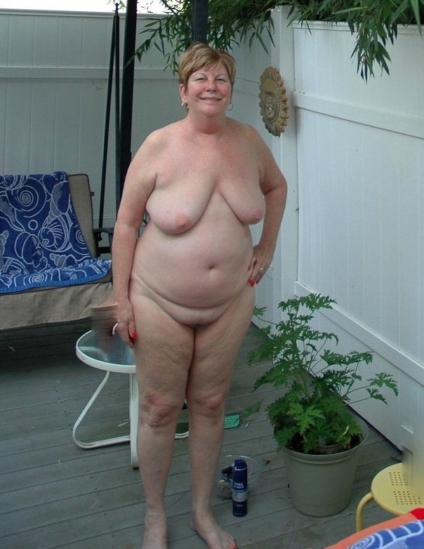 Mature Granny Outdoor Full Naked -1 - 48 Photos 