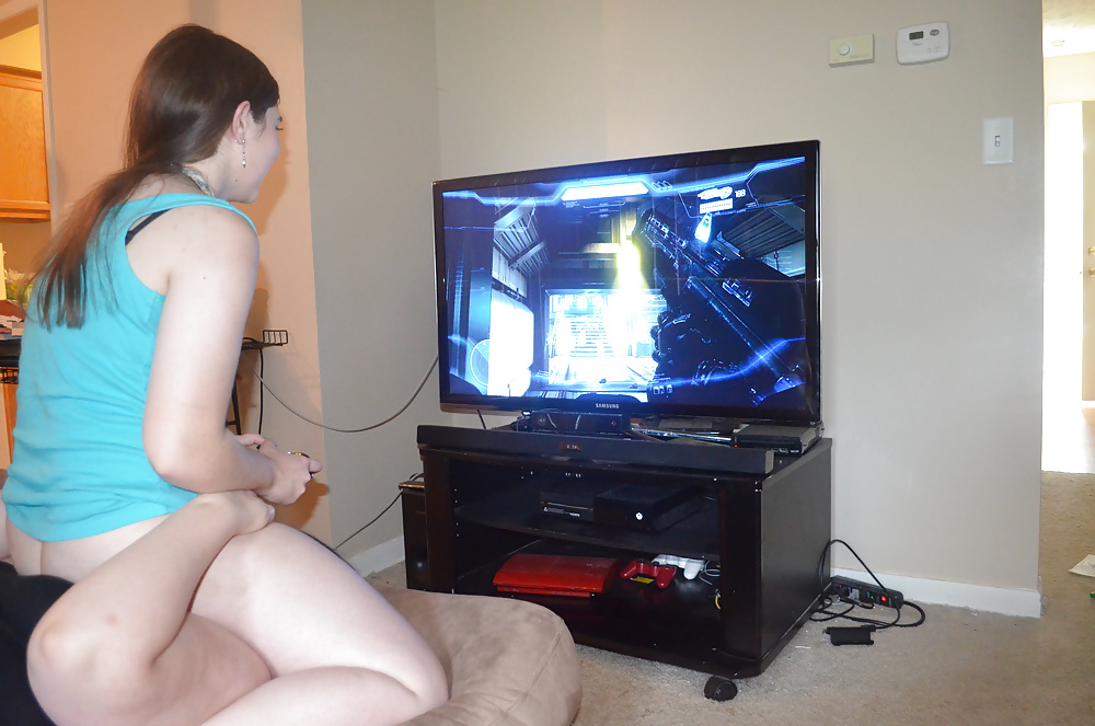 Eating Abby Out While She Plays Halo porn gallery