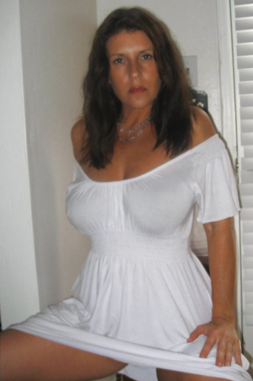 What would you do to this MILF? porn gallery