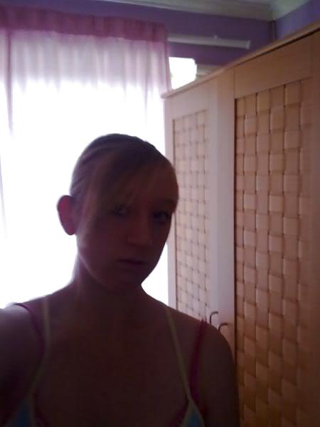 lilSocial Network Tramps & Heart Breakers porn gallery