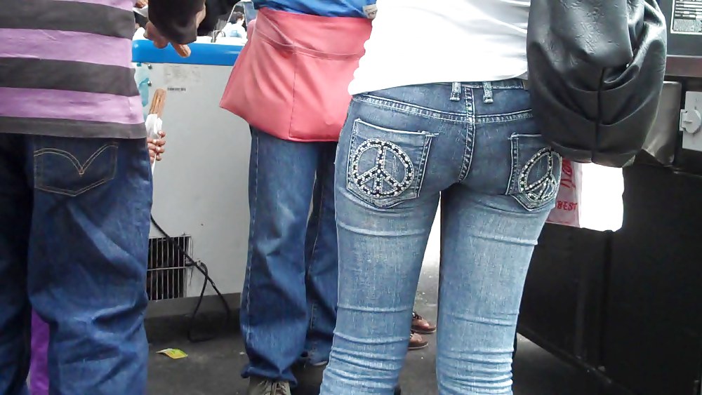Give me a peace of that butt ass in jeans porn gallery