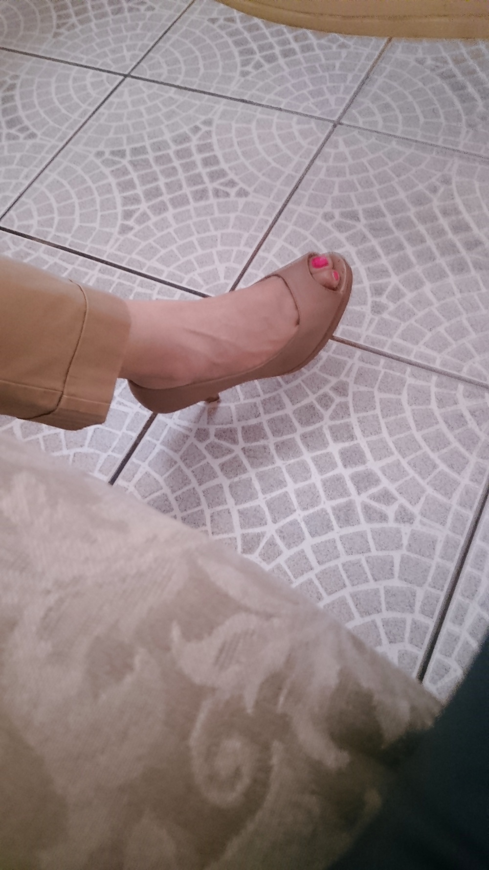 cute feet porn gallery