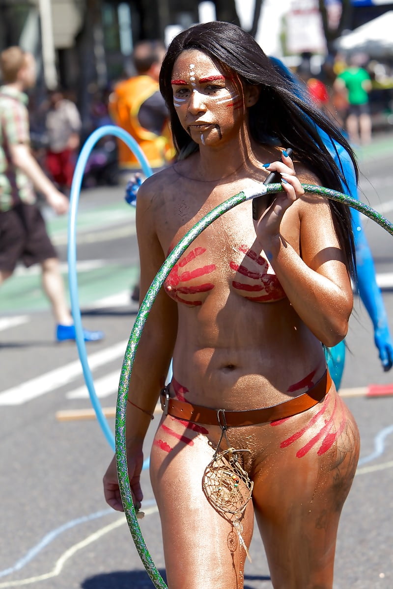 See And Save As Nude Body Painted Girl Attracts People Por