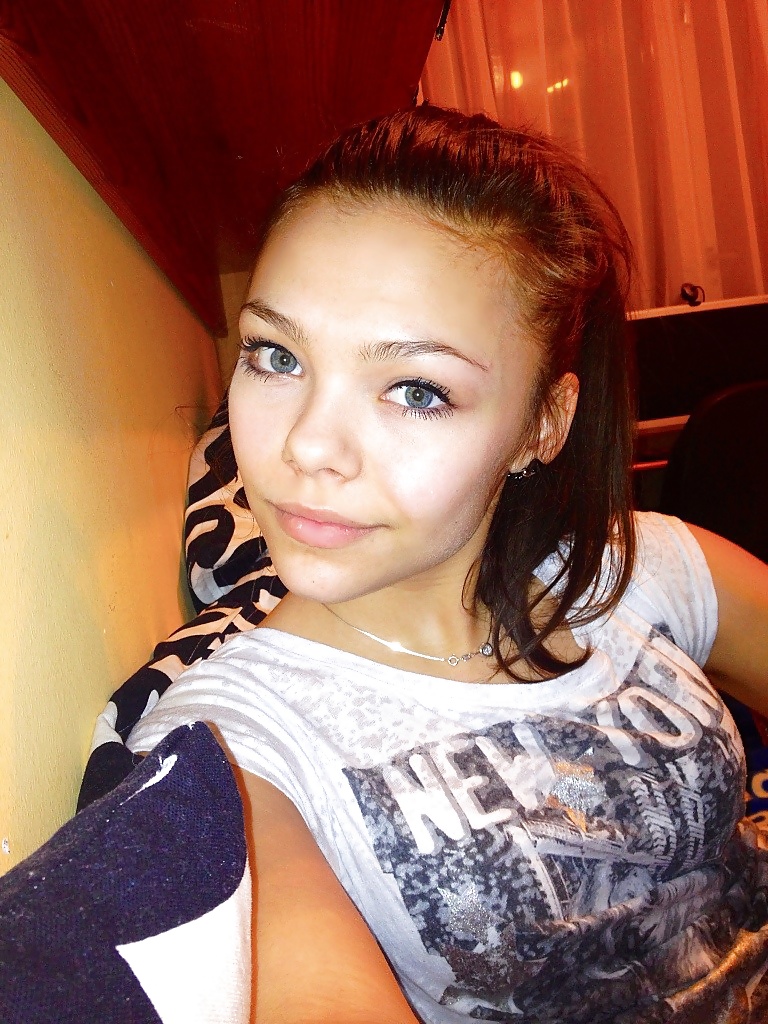 Sexy Hungarian 18y porn gallery
