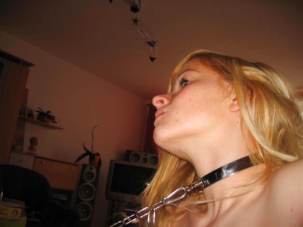 Katie in her collar porn gallery