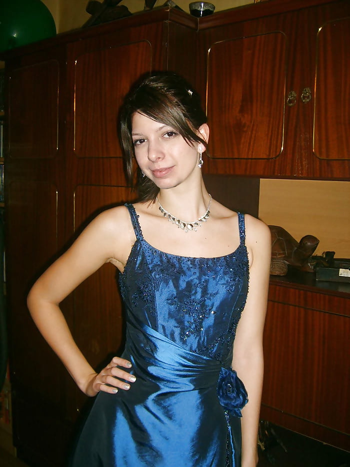 Cutie redhead Lea porn gallery