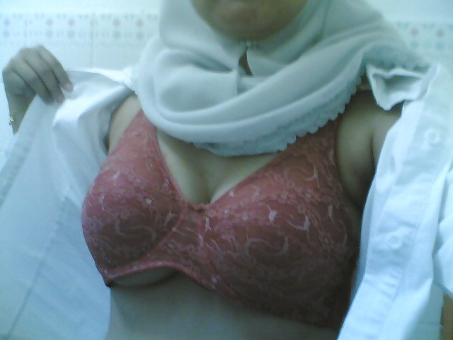 Tetek &  Tudung porn gallery