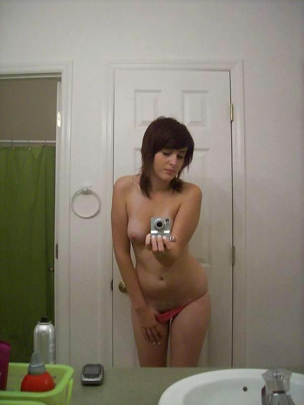 Selfpics of a teen - N. C. porn gallery