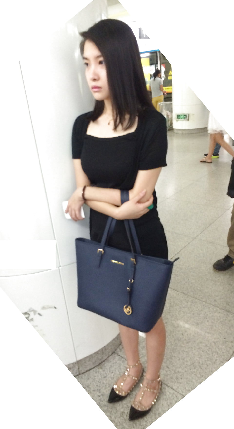 Pretty chinese girl in public porn gallery
