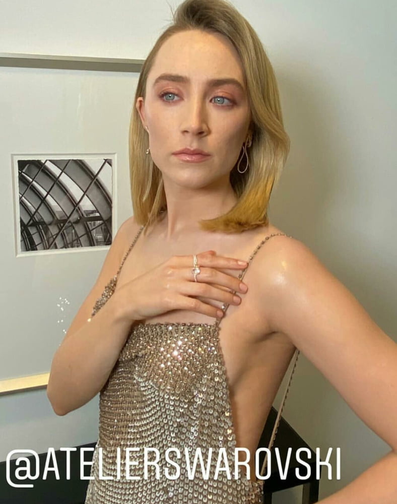 Saoirse Ronan Fakes