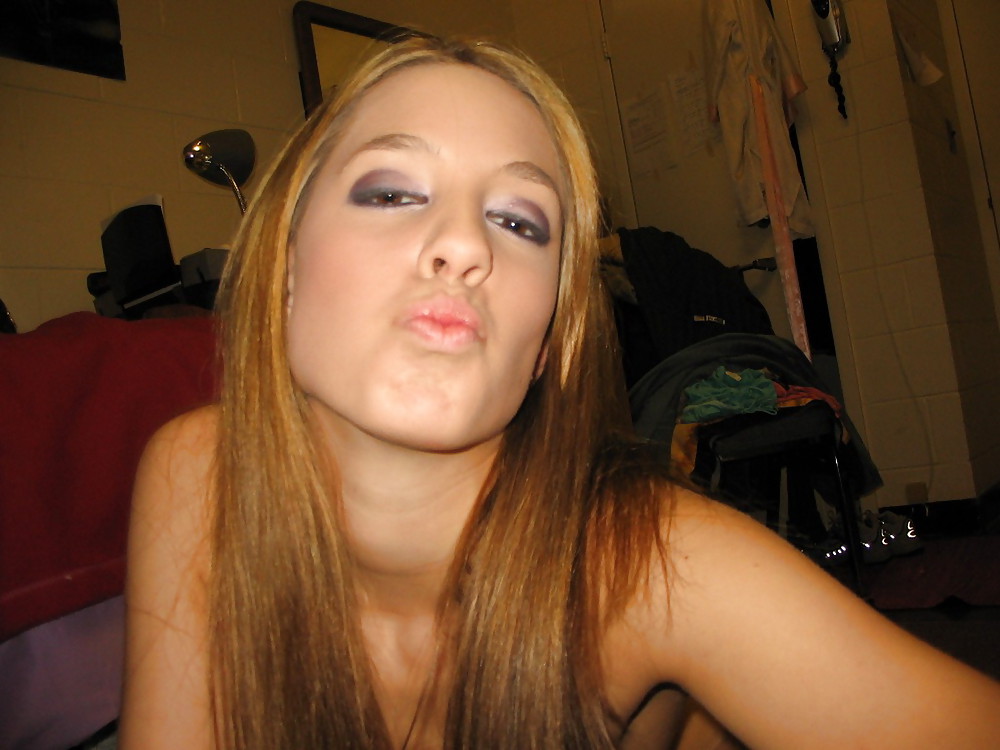 SmutDates User ID: HuggsNLuvs4U porn gallery