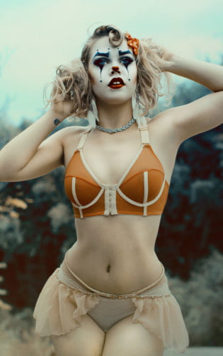 CLOWNS flexible cosplay joker Harley Quinn - 154 Pics 