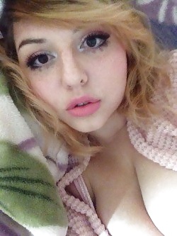 Cute chubby girl porn gallery
