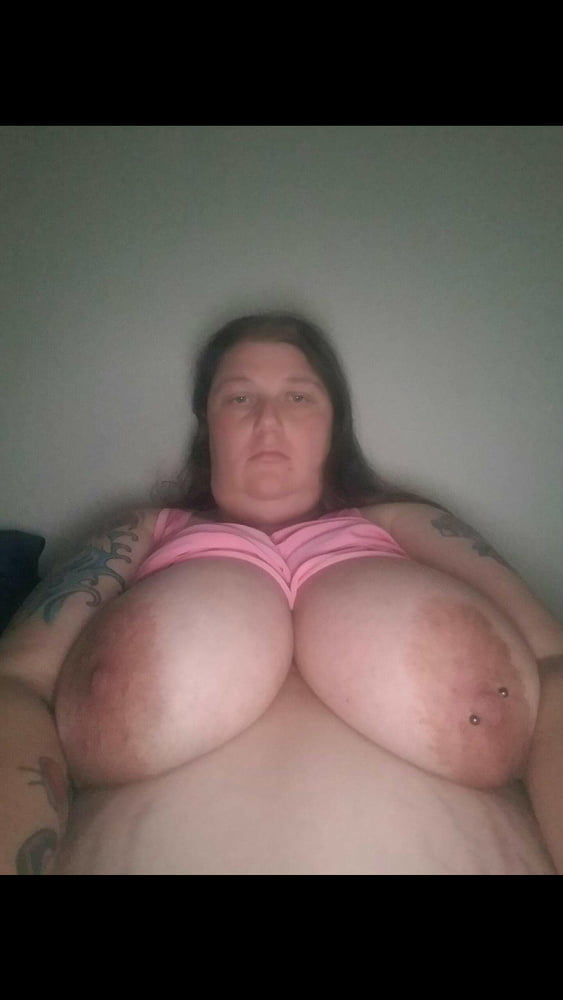 Her big tittes- 29 Photos 