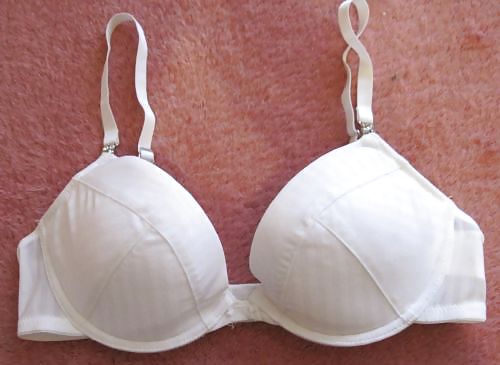 Teen bra only A cups porn gallery