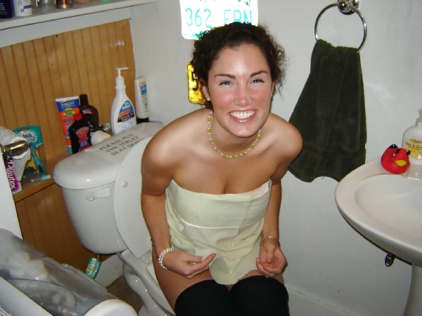 teen and 20's caught on toilette porn gallery