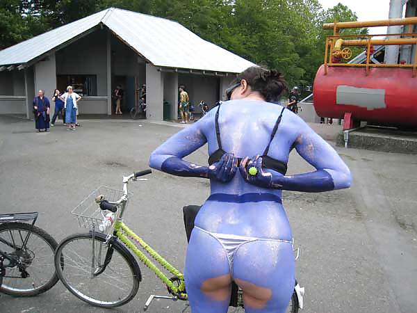 Gostosas de bike peladas parte II 2008 porn gallery