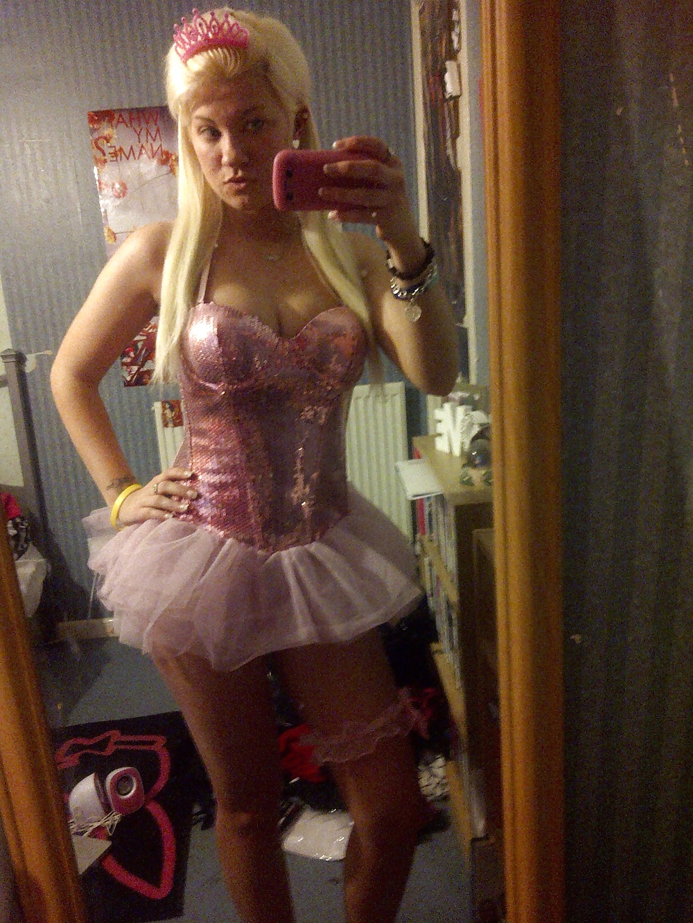 Chav Escort Toni porn gallery