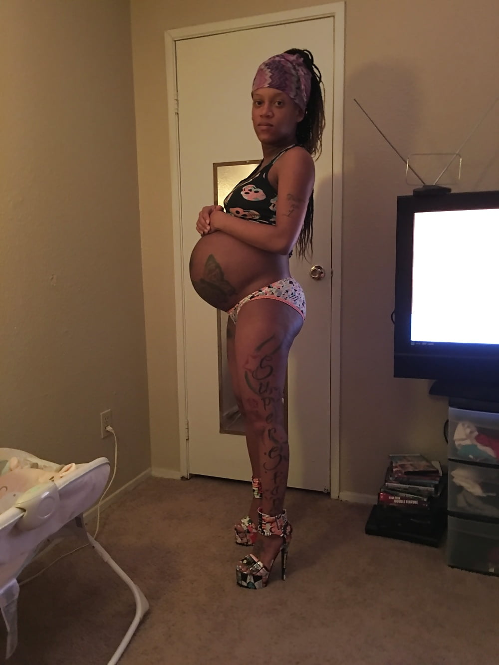 Pregnant Ebony Whore - My Hot Pregnant Black Whore Girlfriend Pics XhamsterSexiezPix Web Porn