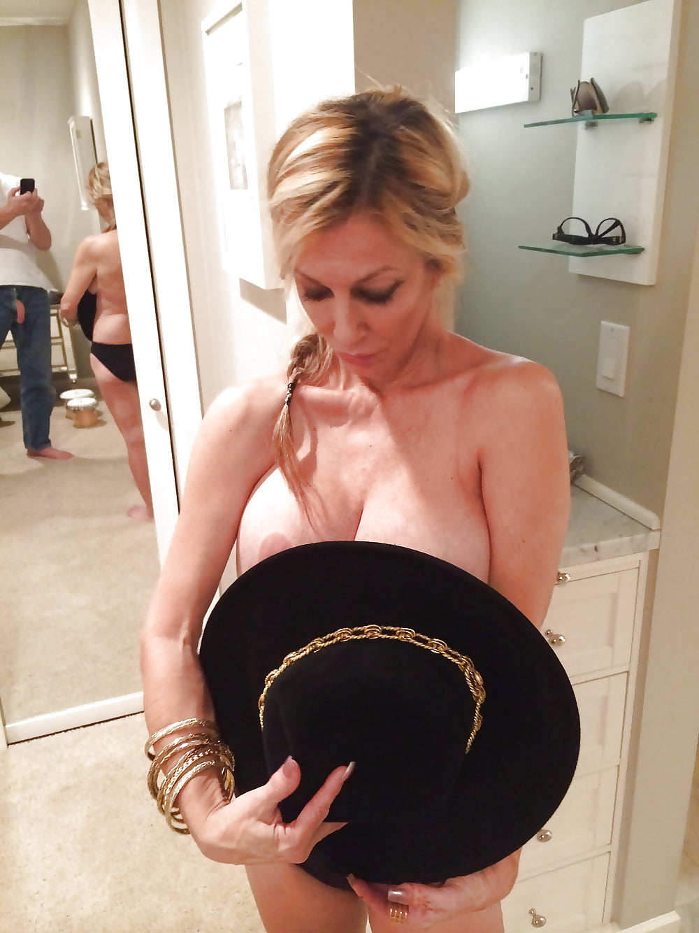 Handpicked Amateurs 169 porn gallery