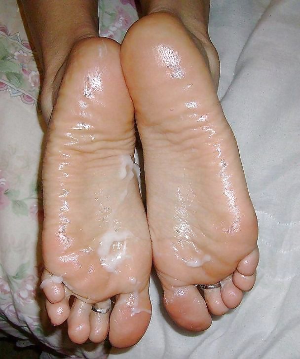 Amateur Cumshots feet porn gallery