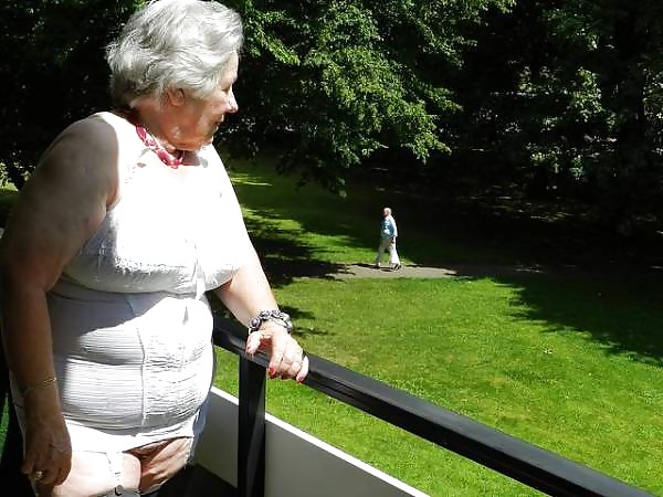 Japanische Granny Outdoor Doppelter