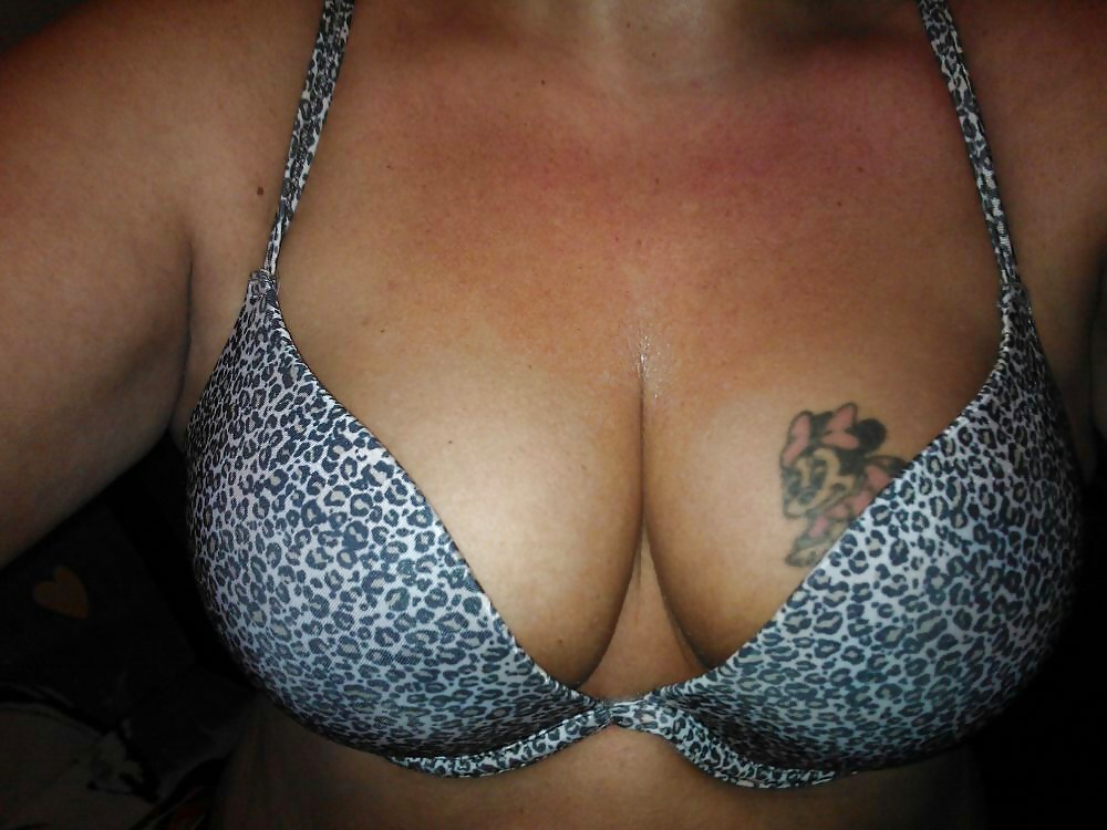 BIG HANGING TITS NIPPLES SAGGY porn gallery