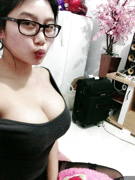 Malay Teen with Massive Tits porn gallery