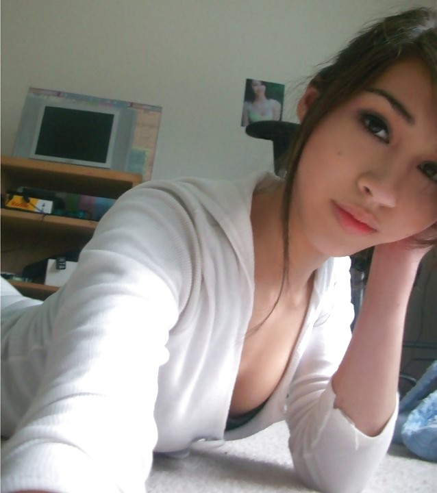 Cute Asian Teen SelfShot porn gallery