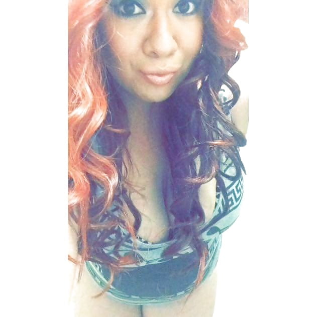 Latina cleavage porn gallery