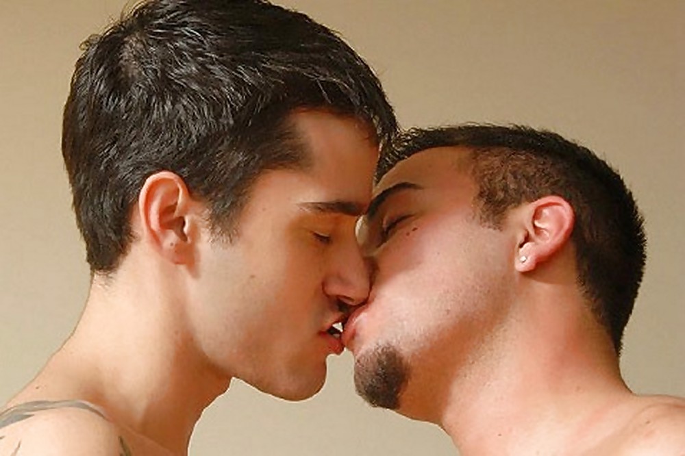 Mom strip kissing gay