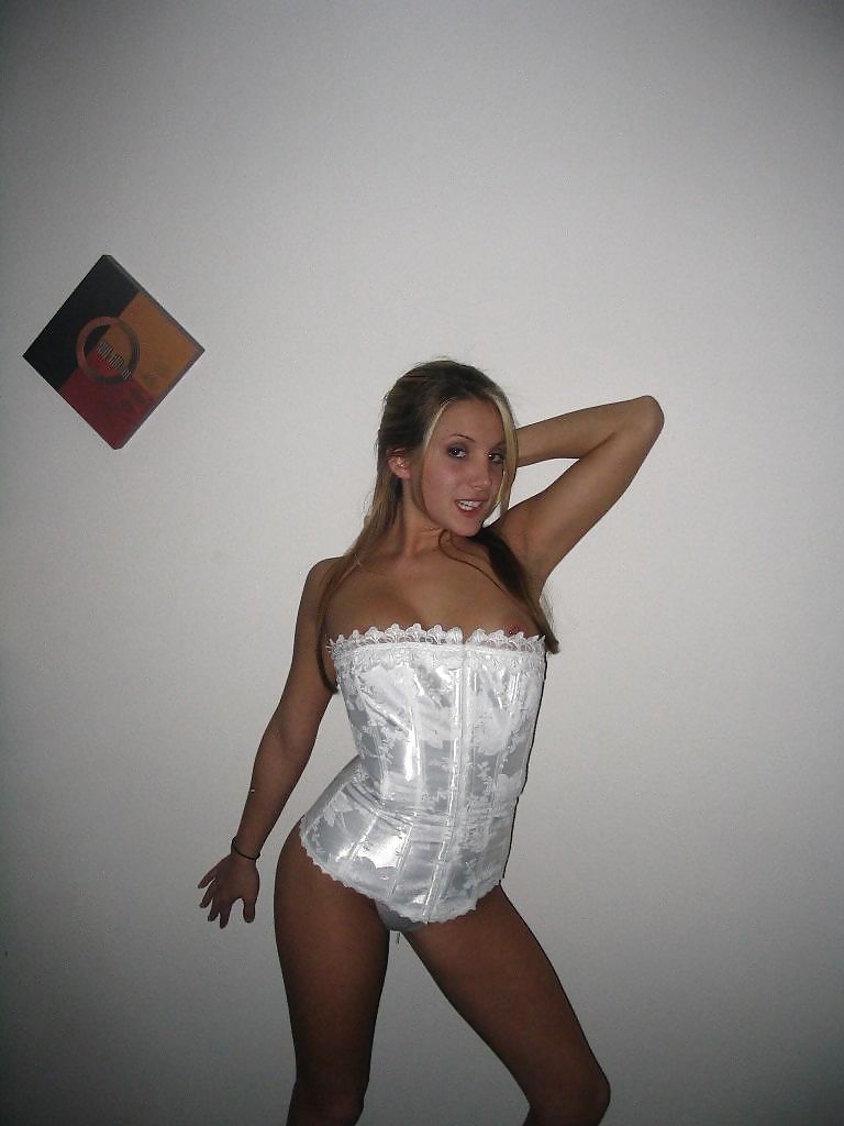 AMATEUR BABE 20 porn gallery