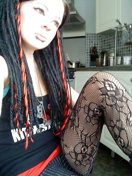 lilSocial Network Tramps & Heart Breakers porn gallery