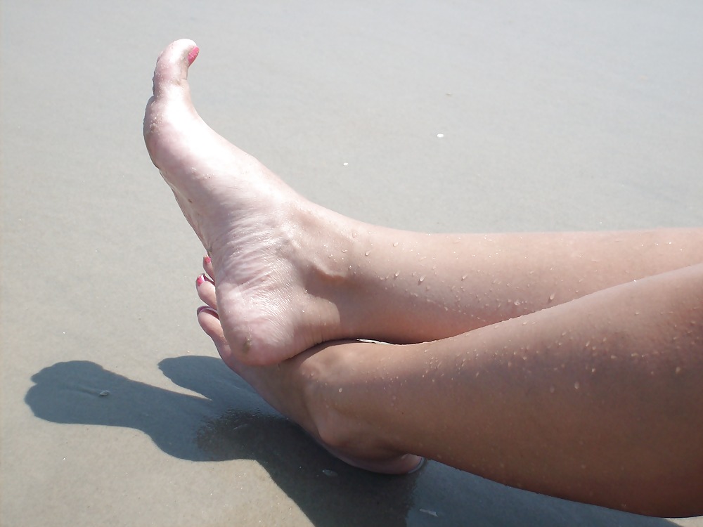 My sexy wife's feet at the beach porn gallery