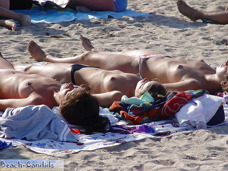 Topless Girls! porn gallery