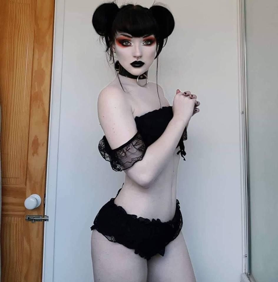 HNNGGG MORE ART HOES photo #325183224