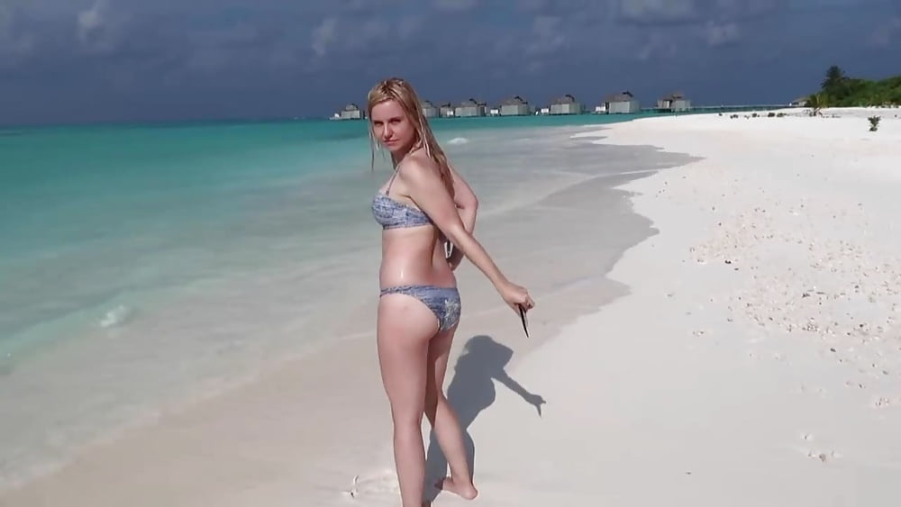 Kelly missesvlog höschenblitzer