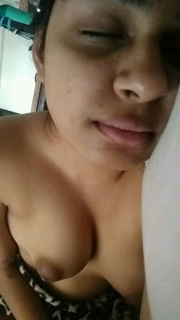 indian cute teen saloni nude         