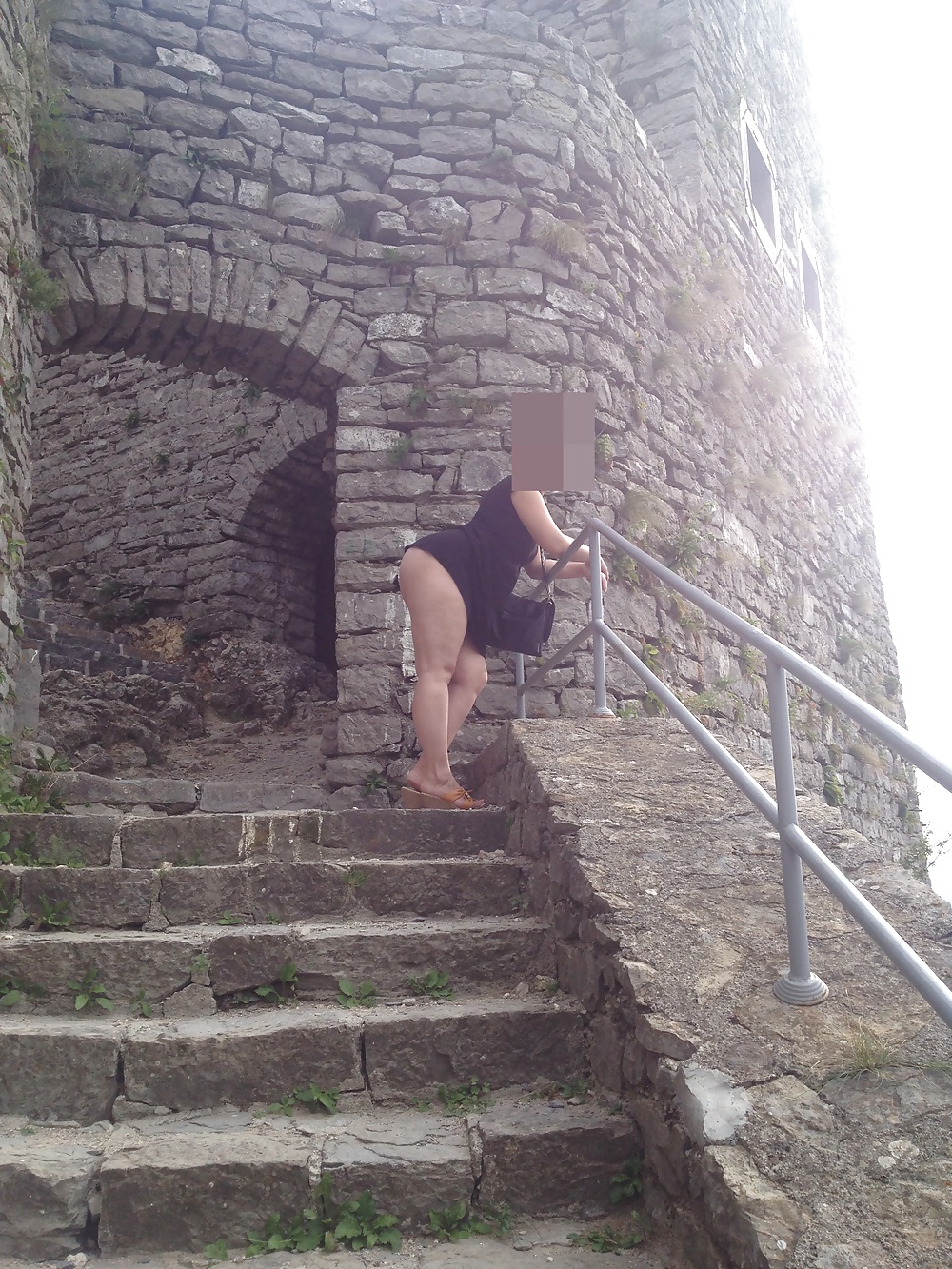 wife flashing on castle porn gallery