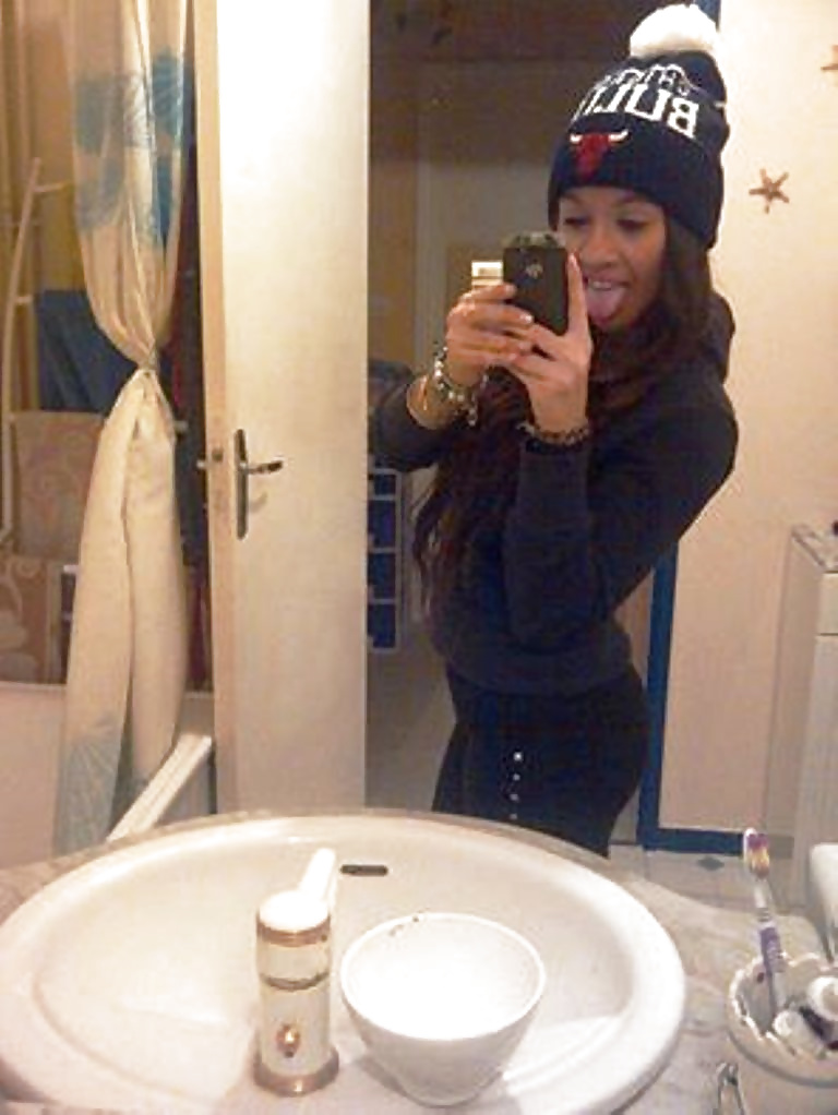 UNE BEURETTE A ENCULER porn gallery