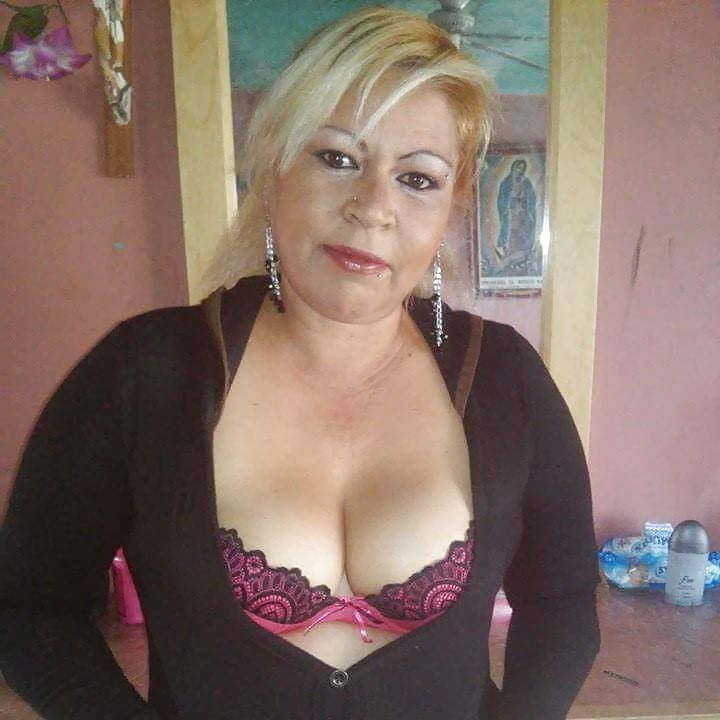 Mature Ladies Cleavage (NoN Nude) 20 - 100 Photos 