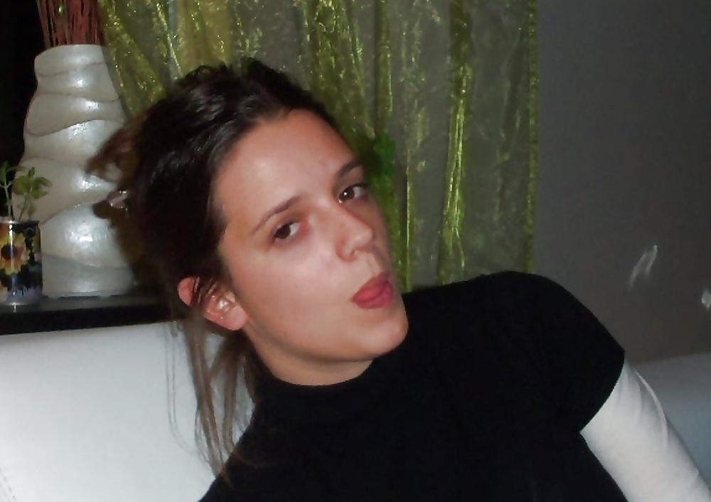 AURELIE DE CAEN 25 Y 1 MOME MARIE INFIDELE porn gallery