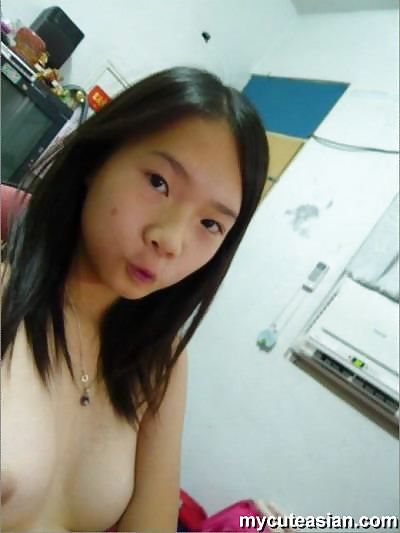 Cute Asian girlfriend selfshot nude pics porn gallery